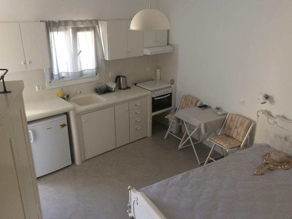 Plori Studios And Apartments เอเกียลิ ภายนอก รูปภาพ