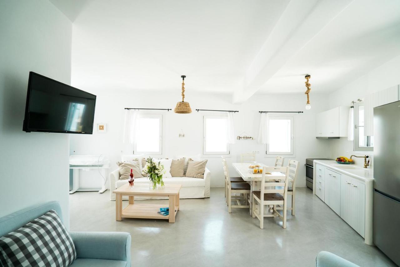 Plori Studios And Apartments เอเกียลิ ภายนอก รูปภาพ