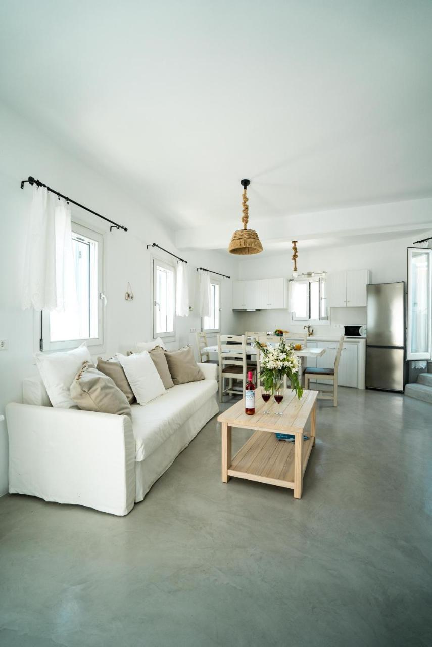 Plori Studios And Apartments เอเกียลิ ภายนอก รูปภาพ