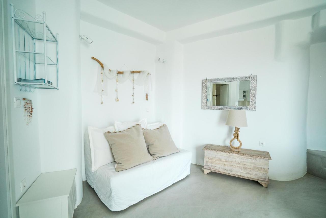 Plori Studios And Apartments เอเกียลิ ภายนอก รูปภาพ